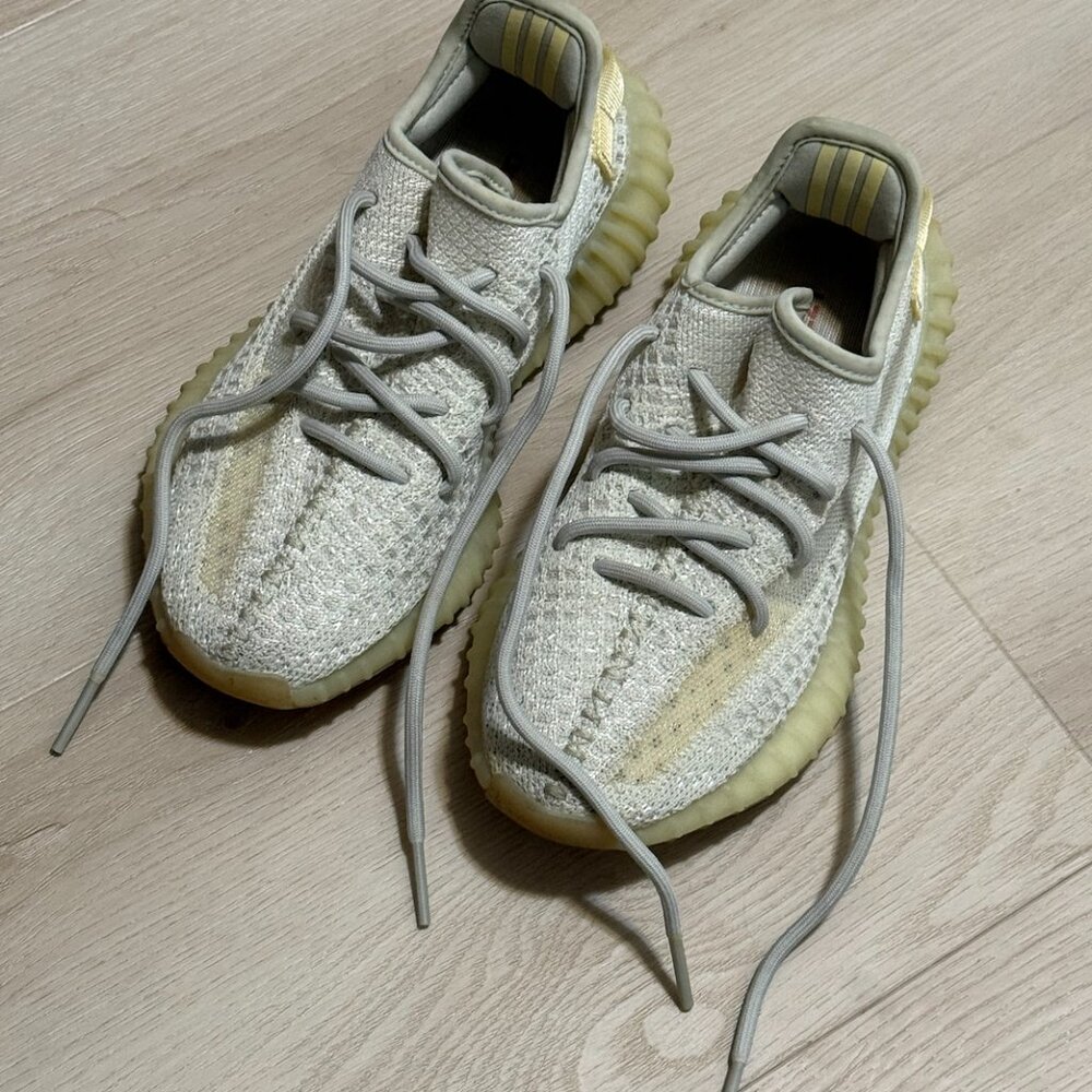 Yeezy 350 Boost V2 Light